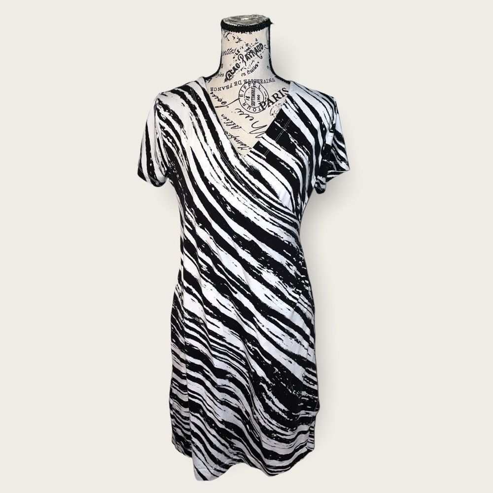 Soft Surroundings black and white zebra v neck cotton dress size Small Petite